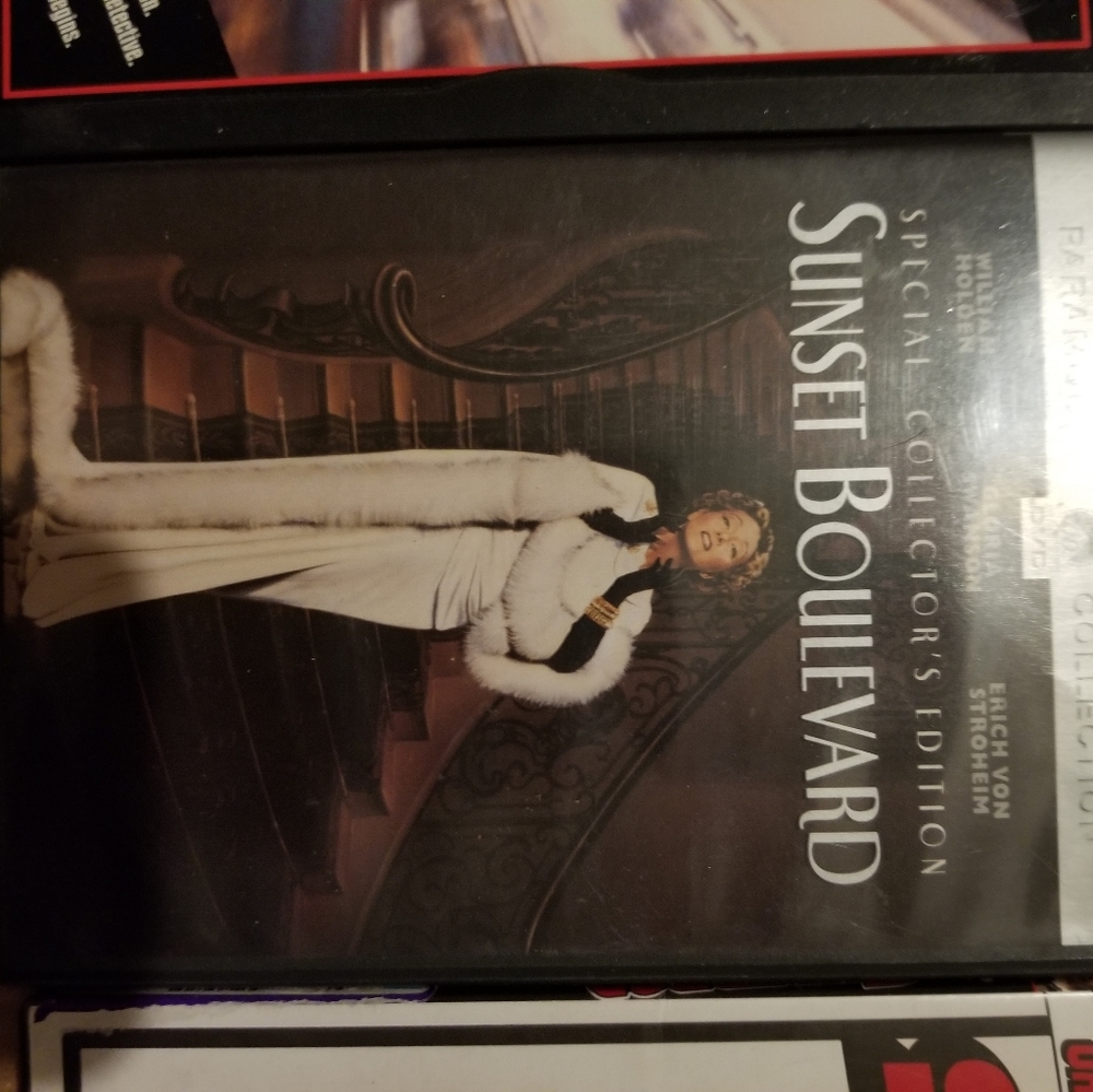 DVD LOT - Picture 2 of 11